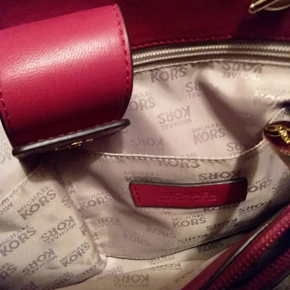 Purses - Picture 2 of 8